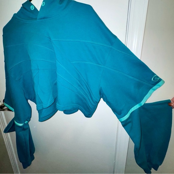 Reebok x Cardi B Teal Cropped Hoodie w/ Open Elbows - Picture 4 of 15